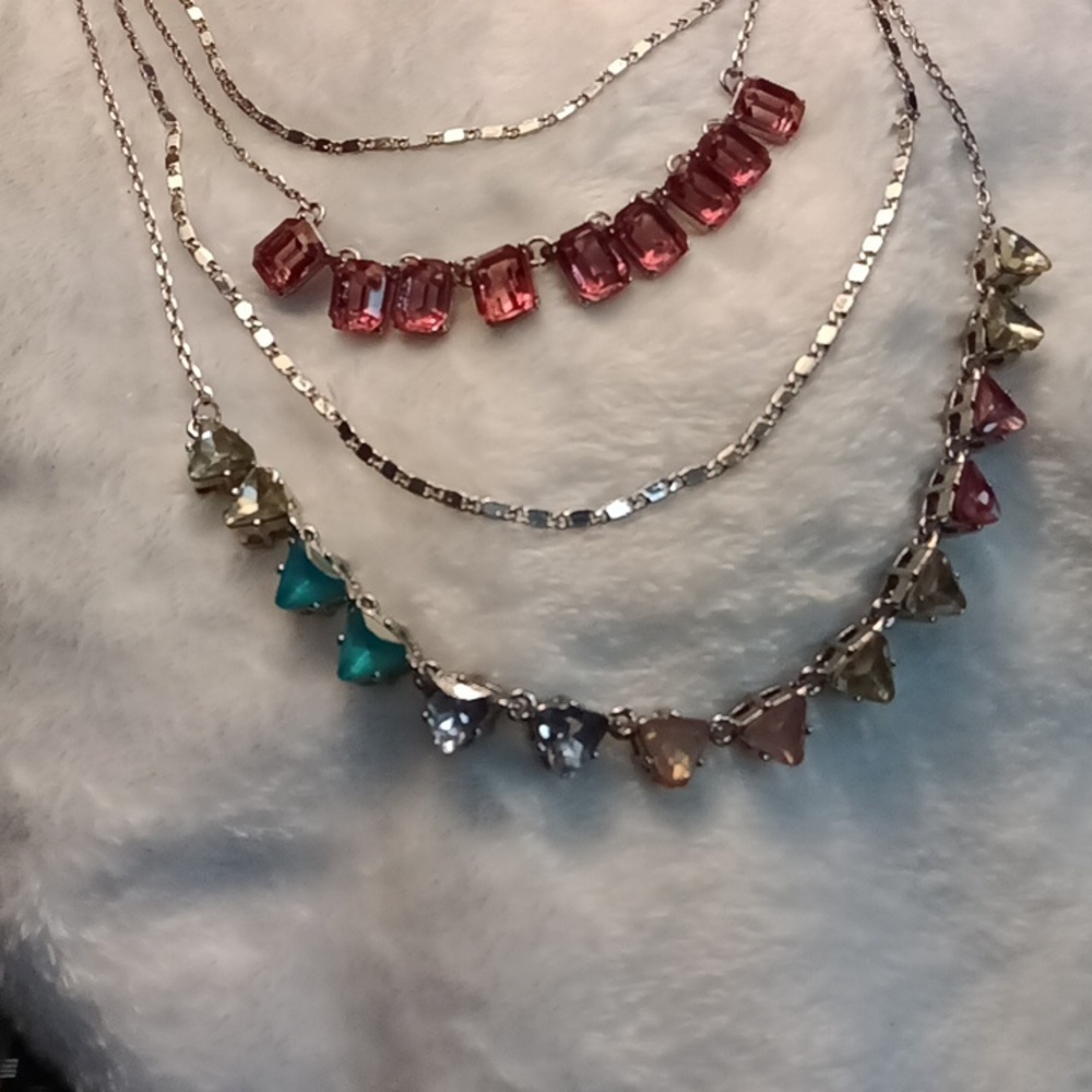 373. NECKLACE FASHION CLEAR PINK GREEN GEMS SILVER TONE MULTI STRAND 17" - Picture 2 of 6